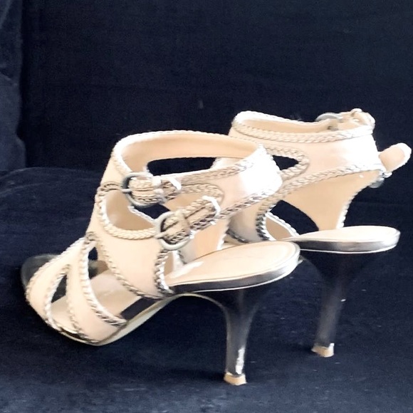Light Gold and Linen Tahari, Open toe ankle wrap , size 9.5, 3 inch heel - Picture 4 of 4